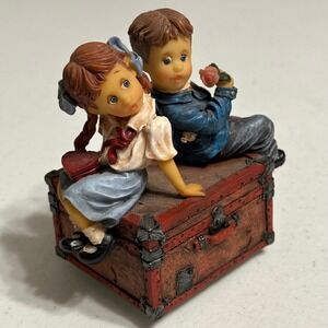 Vanmark Sweet Cakes Young Love "So This is Love" Musical Resin Figurine Vintage